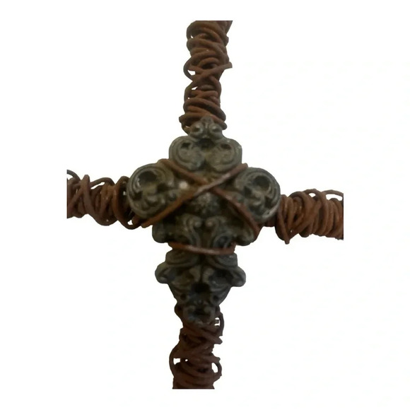 Artistic Wired Cross Handcrafted - Picture 5 of 7